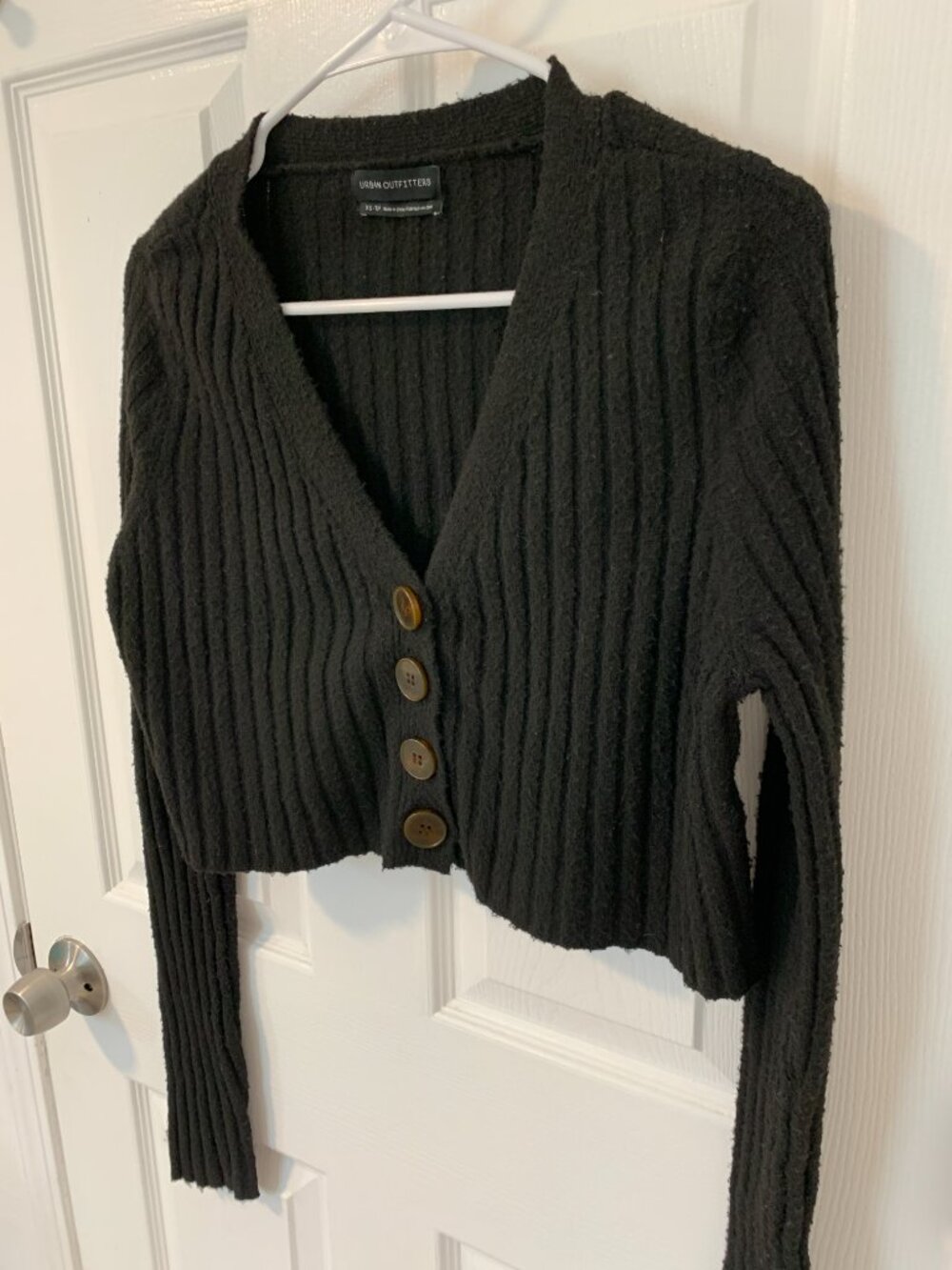 Urban Outfitters Rose Ribbed Cardigan in Black, Cropped, Chunky Buttons, XS - Picture 8 of 12